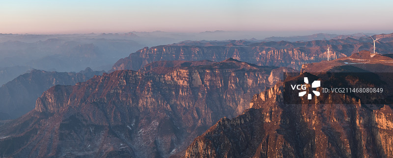 山西平顺县俯瞰太行山全景雪后云海图片素材