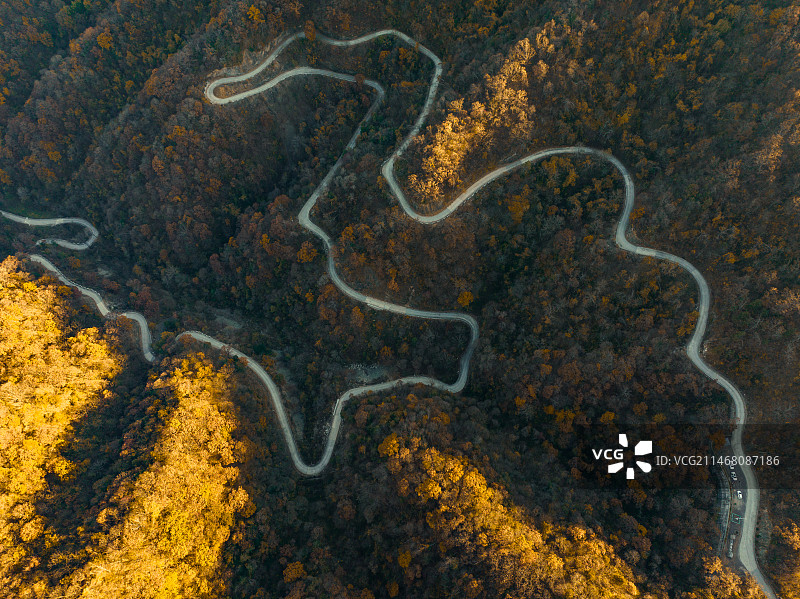 航拍秦岭秋天山路自然风光图片素材