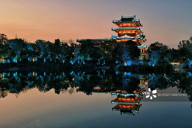 傍晚时的凌霄台图片素材