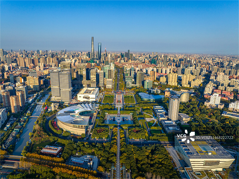 上海浦东世纪广场 世纪大道 眺望陆家嘴金融贸易区 花木社区中央公园 世纪公园1号门前的公共空间图片素材