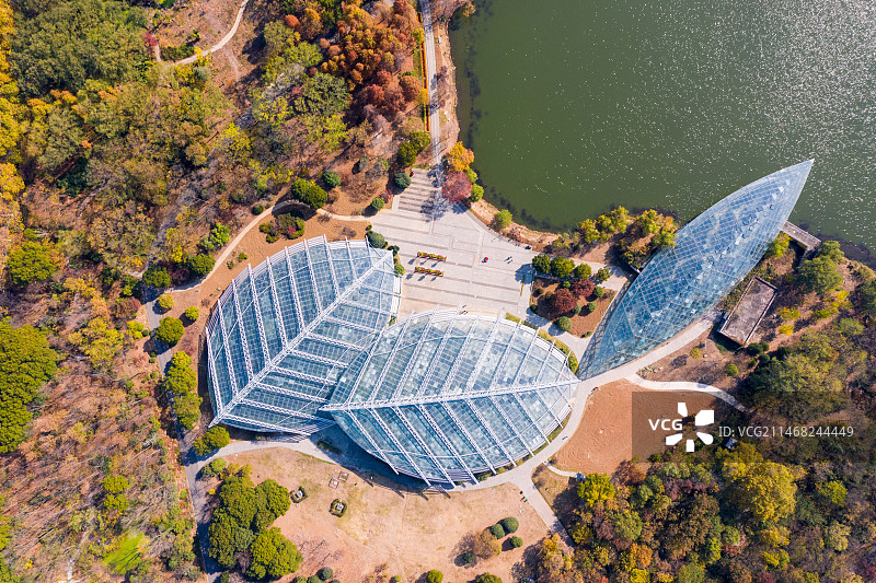 航拍南京中山植物园风光与温室馆图片素材