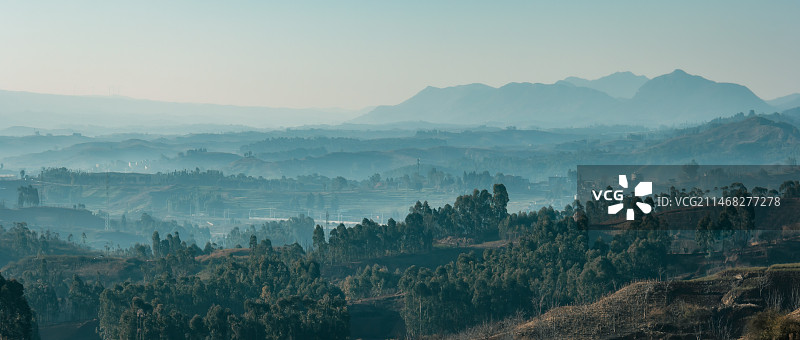昆明石林仙花寺远眺县城图片素材