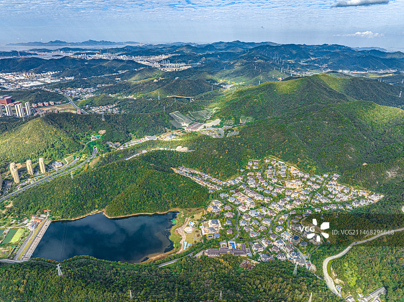 和润龙湖山庄 龙湖苑 舟山新城高云水库旁的别墅区图片素材