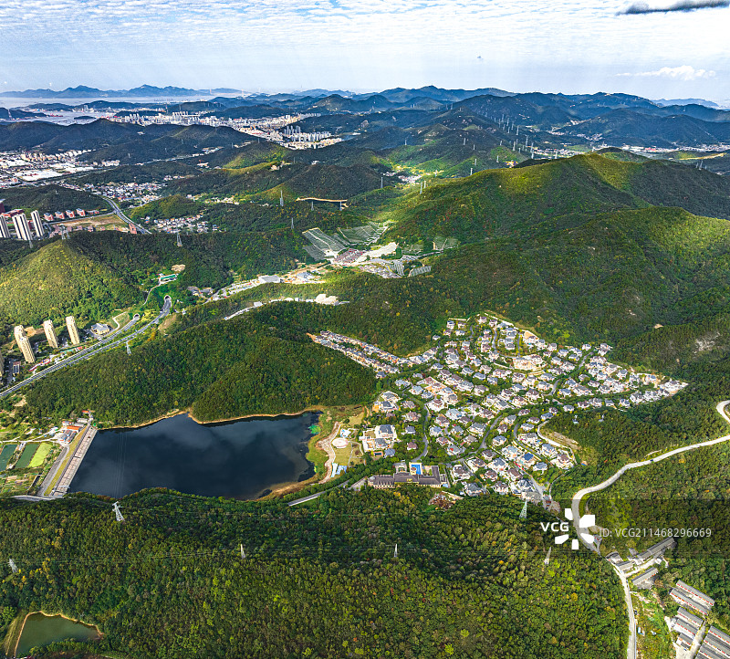 和润龙湖山庄 龙湖苑 舟山新城高云水库旁的别墅区图片素材