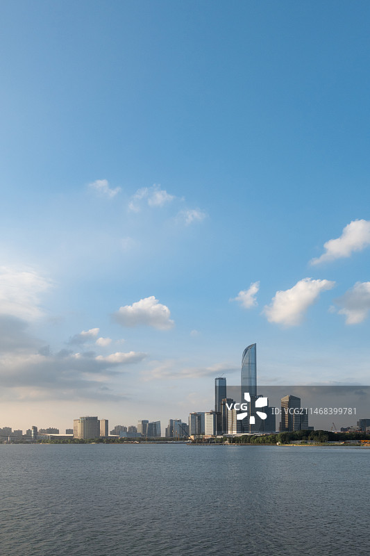 苏州金鸡湖湖东现代滨水城市风光图片素材