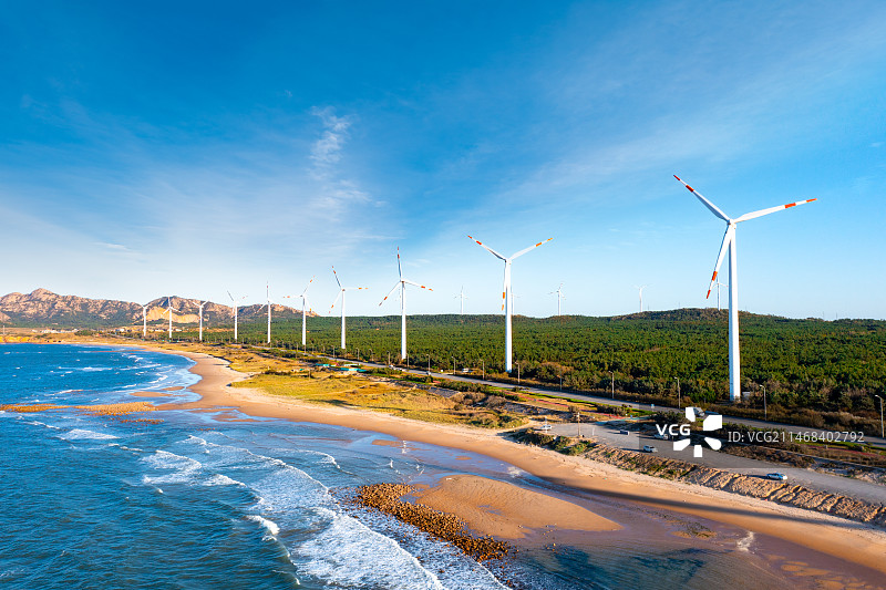 海边的风轮机图片素材