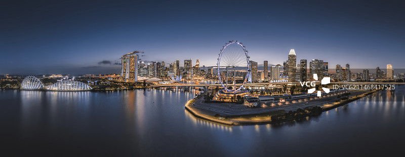 新加坡滨海湾城市天际线夜景图片素材