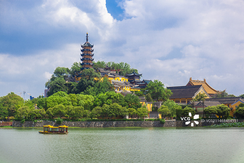 江苏镇江城市及金山寺美景图片素材
