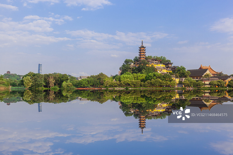 江苏镇江城市及金山寺美景图片素材