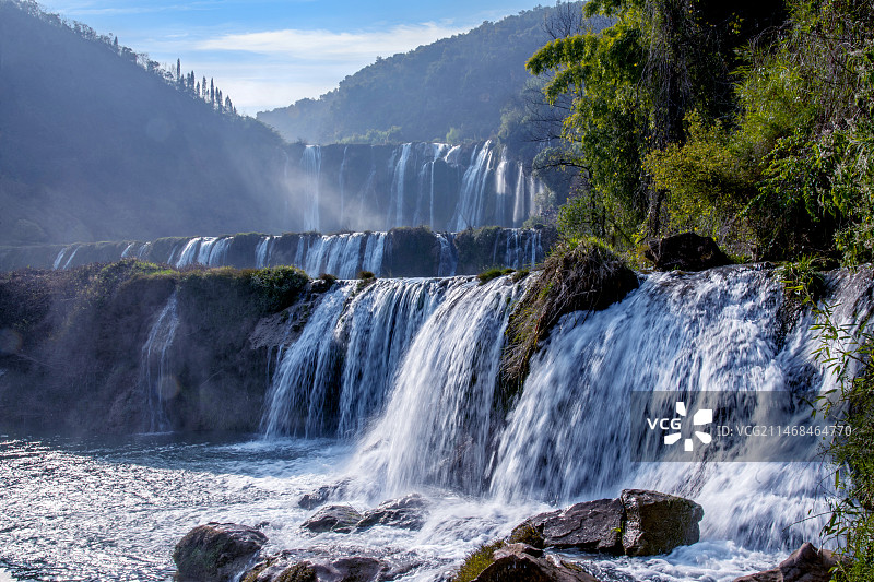 云南罗平九龙瀑布图片素材