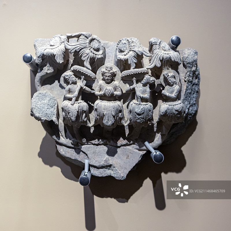 故宫譬若香山-犍陀罗艺术展-四莲花紧那罗华盖-灰色片岩-2-3世纪-白沙瓦地区-巴基斯坦国家博物馆藏图片素材