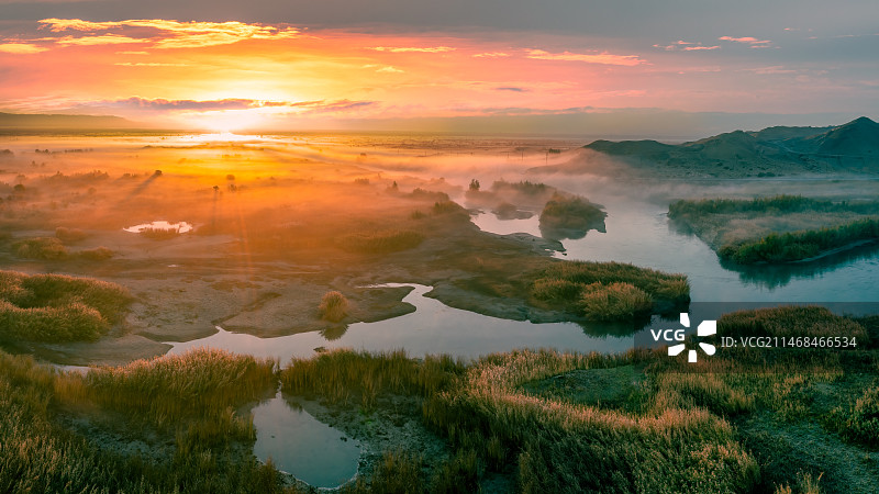 新疆阿尔泰日出风光图片素材