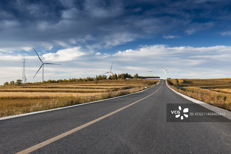 草原天路草原天路位于张家口市张北县和崇礼区的交界处图片素材