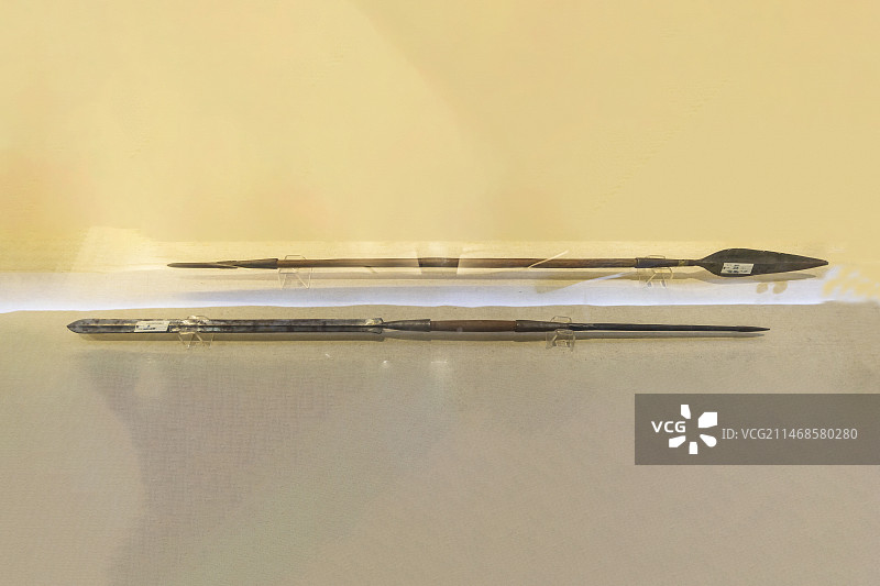 国家自然博物馆（原北京自然博物馆）神奇的非洲厅：矛，产地：肯尼亚、坦桑尼亚，捐赠人：贝林图片素材