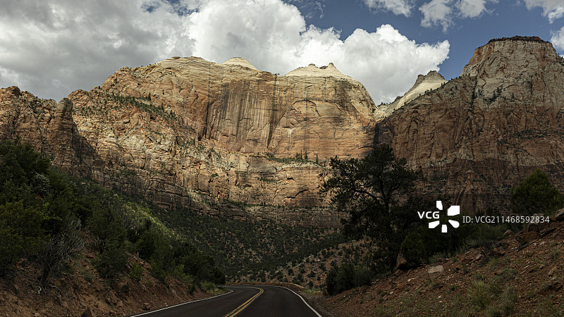 美国锡安公园的公路上图片素材