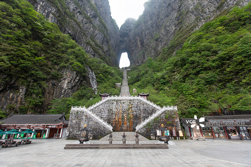 张家界天门山天门洞和天梯景区图片素材
