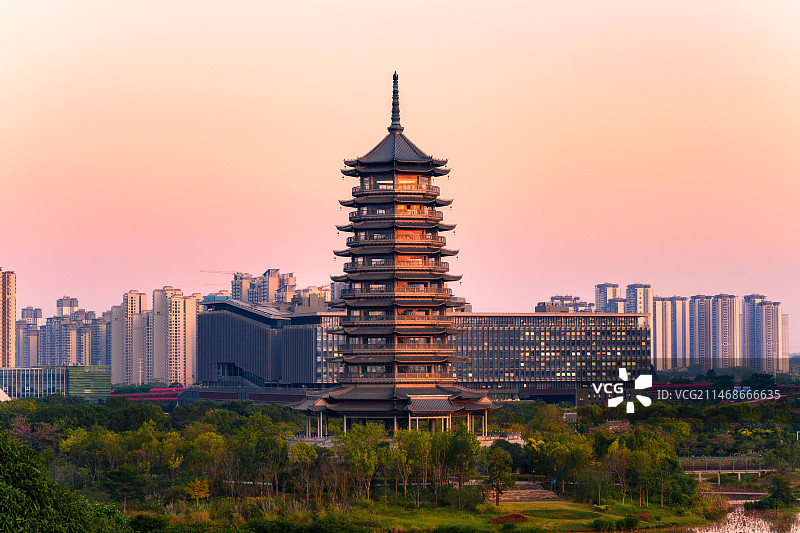 南宁五象湖公园五象塔图片素材