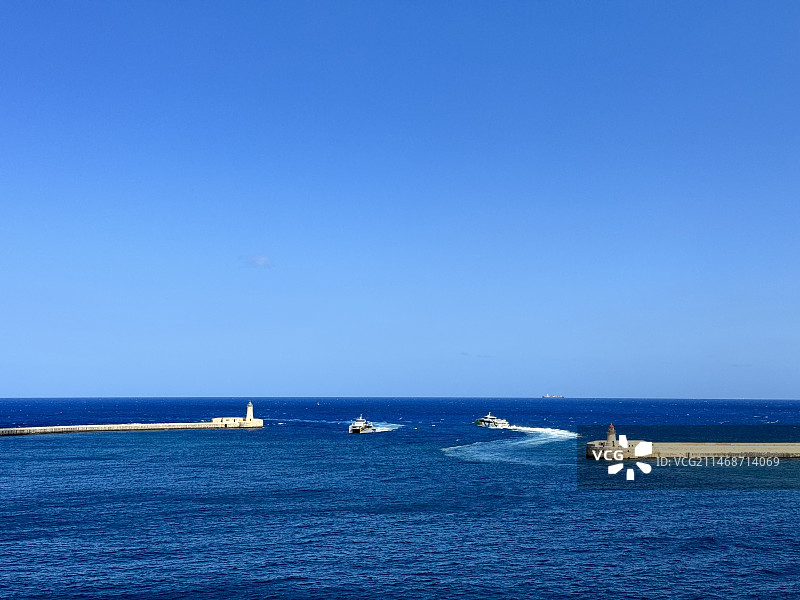 湛蓝的地中海图片素材