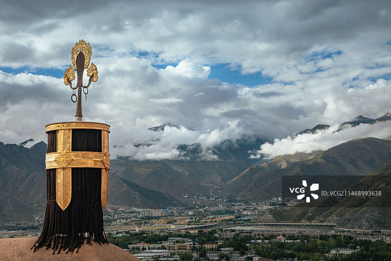 西藏高原云雾图片素材