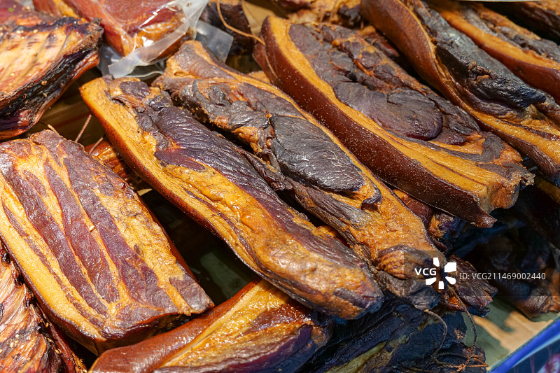 散养黑猪柴火腊肉图片素材