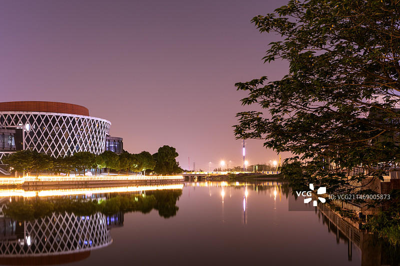 宁波镇海新城夜景，镇海箭湖中心，镇海灯光秀图片素材