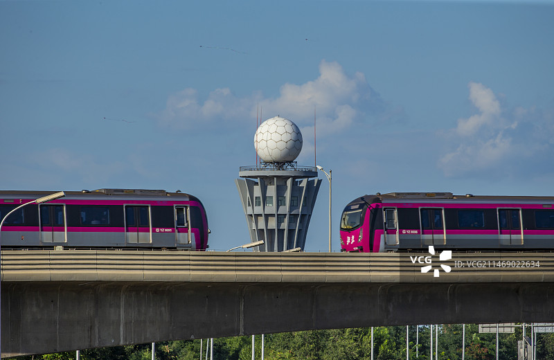 亦庄地铁双龙戏珠图片素材