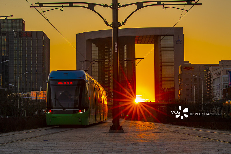 亦门悬日奇观图片素材