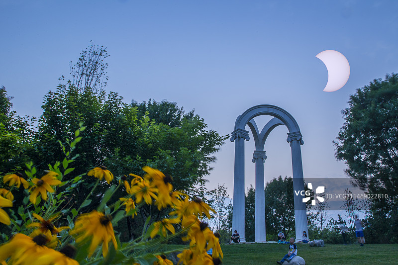 博大公园罗马柱日食奇观图片素材