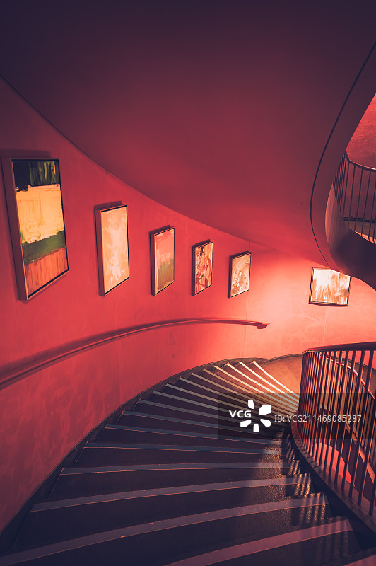 红色的建筑内部空间图片素材
