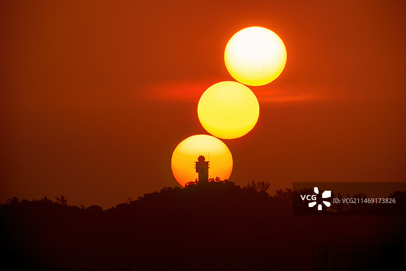 澳门气象局雷电塔日出图片素材