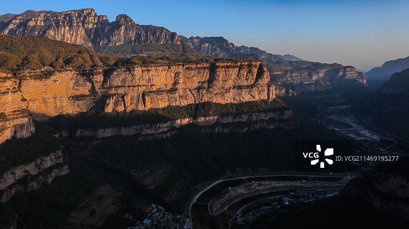 太行大峡谷秋日晨光(1)图片素材