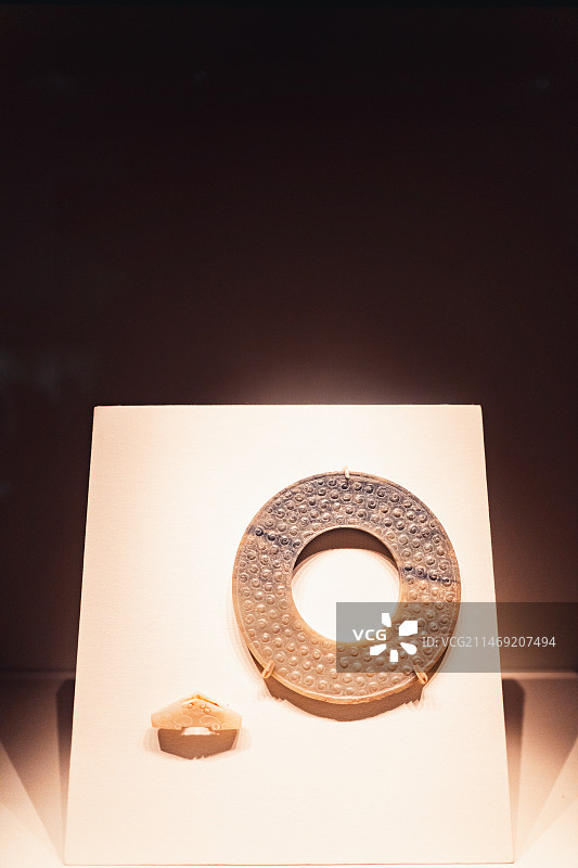 中国国家博物馆战国玉环玉璧图片素材