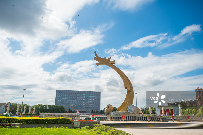 黑龙江省绥化市肇东市政府广场龙雕塑图片素材