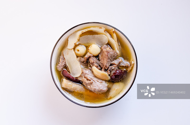 秋冬滋阴润肺的沙参玉竹老鸭汤图片素材