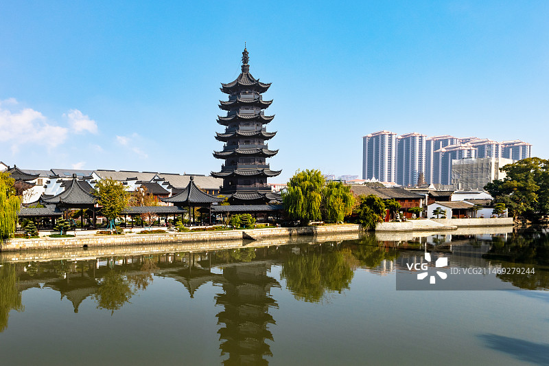 上海松江泗泾古镇安方塔图片素材