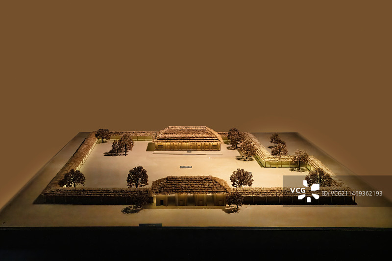 中国古代文明，二里头遗址，夏代都城宫殿建筑复原模型图片素材