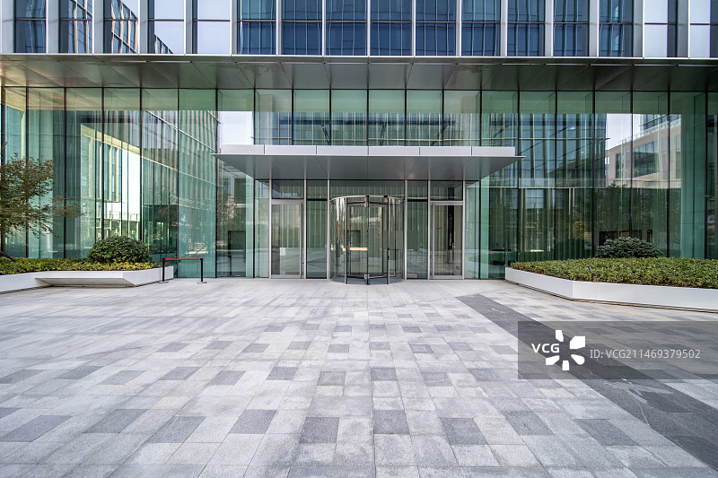 上海CBD现代建筑和路面广场图片素材