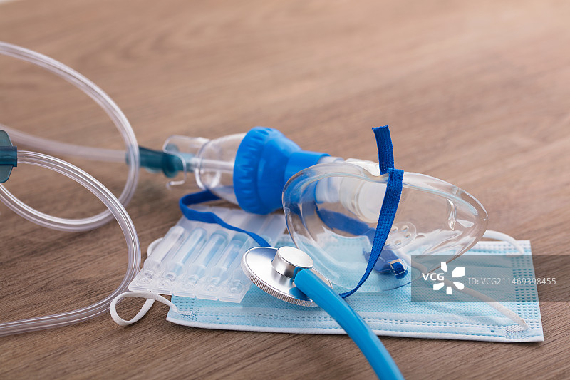 医疗静物雾化和口罩听诊器图片素材