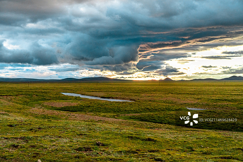 沿江而行·忘路之远近图片素材