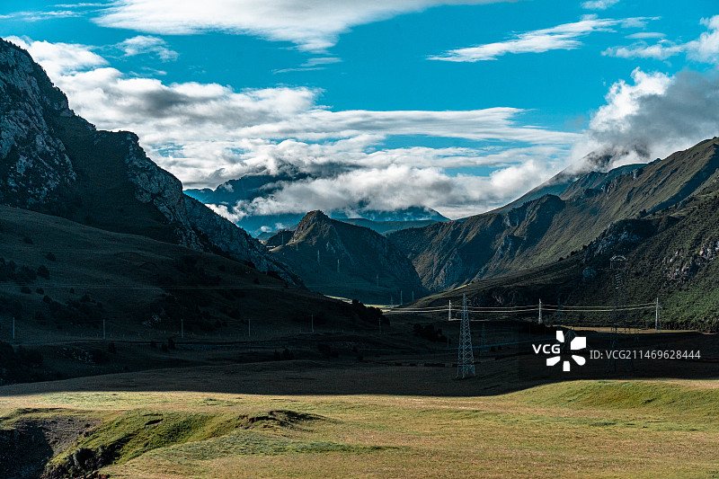 沿江而行·忘路之远近图片素材