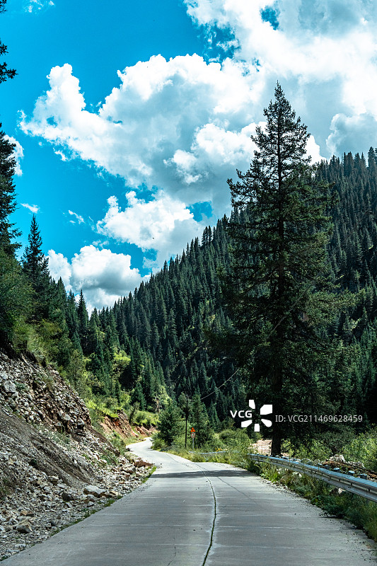 沿江而行·忘路之远近图片素材