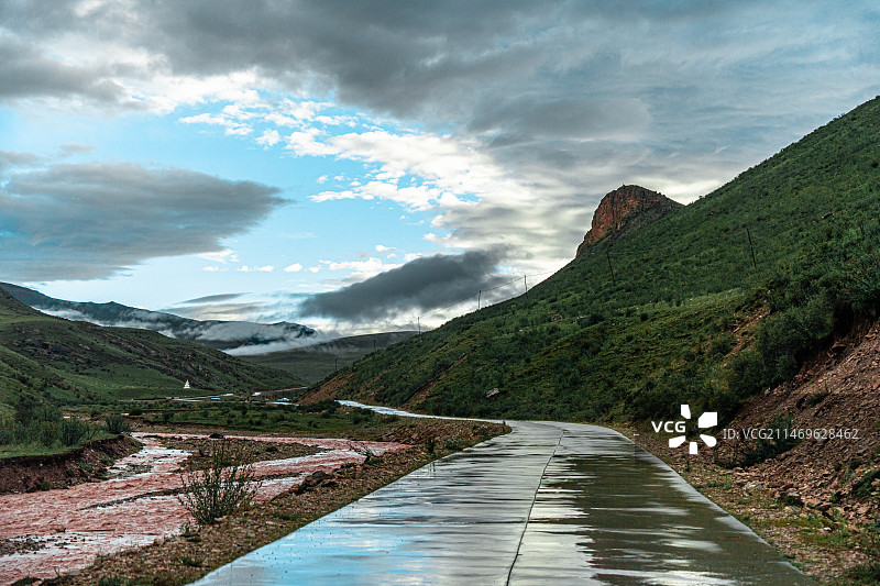 沿江而行·忘路之远近图片素材