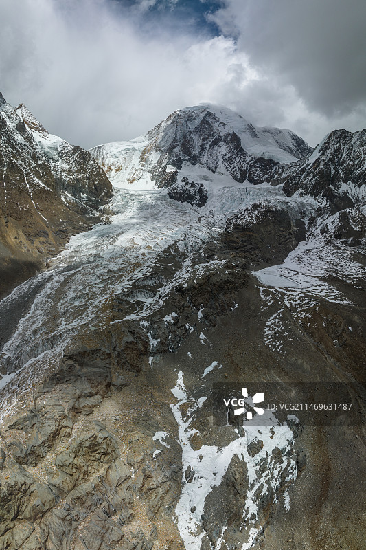 航拍西藏拉萨琼穆岗嘎雪山风景图片素材