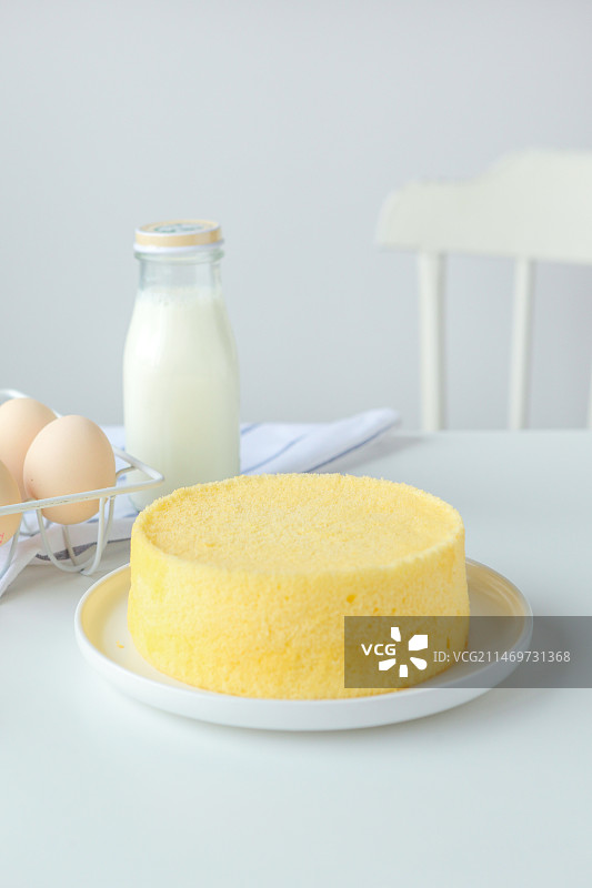 蛋糕坯自制草莓蛋糕图片素材