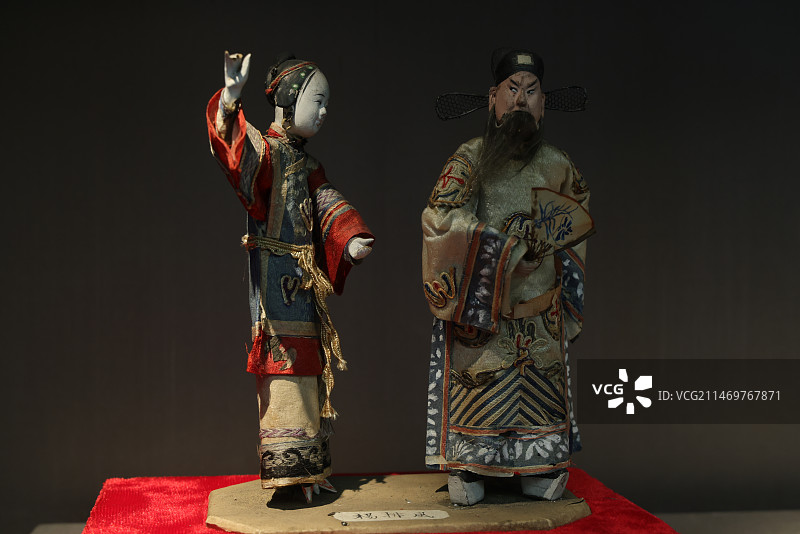 中式传统泥塑雕像的特写图片素材