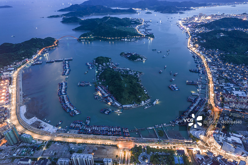 石浦渔港蓝调时刻 | 宁波石浦渔港全景图片素材