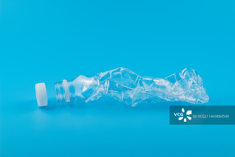 空的塑料瓶，塑料回收再利用概念图片素材