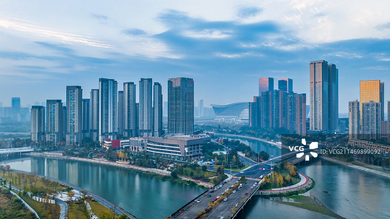 成都高新区复地金融岛清晨图片素材