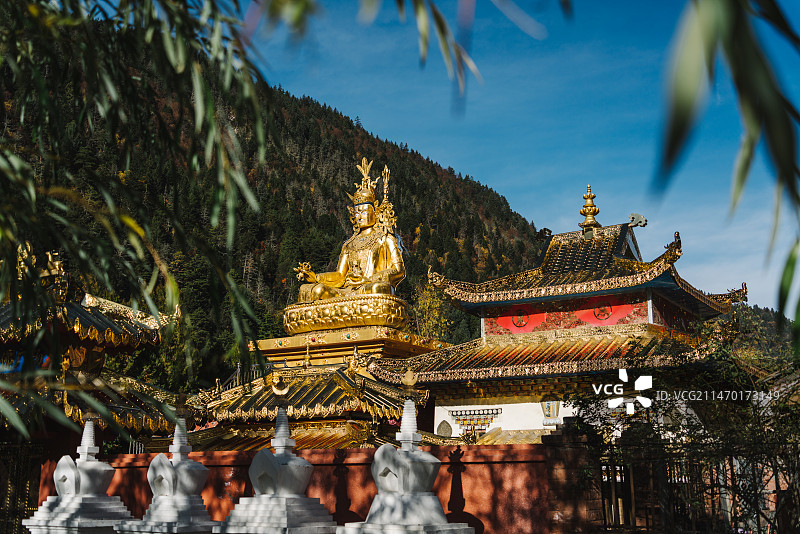 理县米亚罗金佛广场图片素材