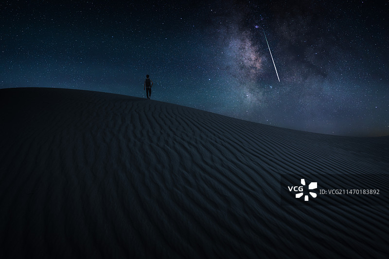 沙漠星空流星图片素材